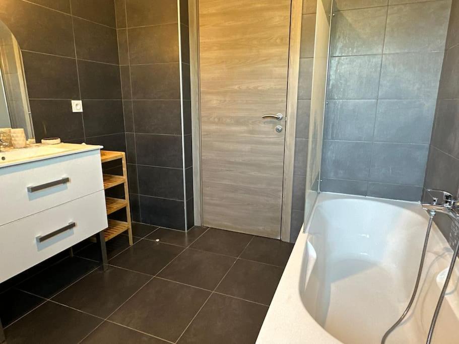 5 Min Des Plages - Appt 2 Chambres A Casa Bella Луччана Екстер'єр фото